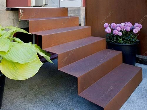 Steel outdoor stair treads Steel outdoor stair treads